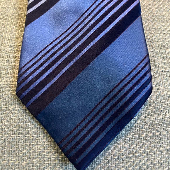Men’s tie - Picture 1 of 3